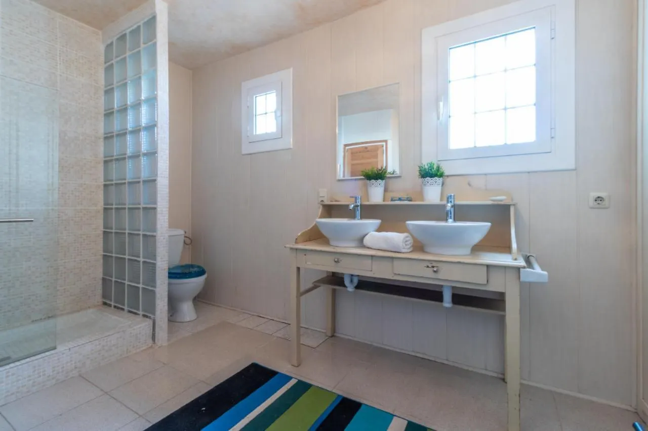 Holiday home Goldhome - Currican - Casa Con Amarre, Terraza, Barbacoa, Wifi Empuriabrava
