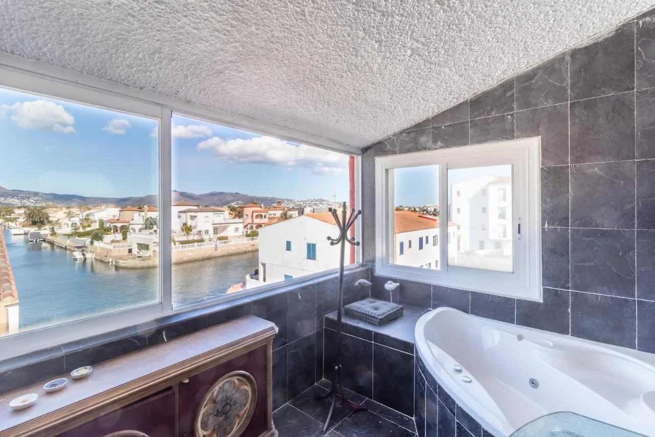 Holiday home Goldhome - Currican - Casa Con Amarre, Terraza, Barbacoa, Wifi Empuriabrava Spain