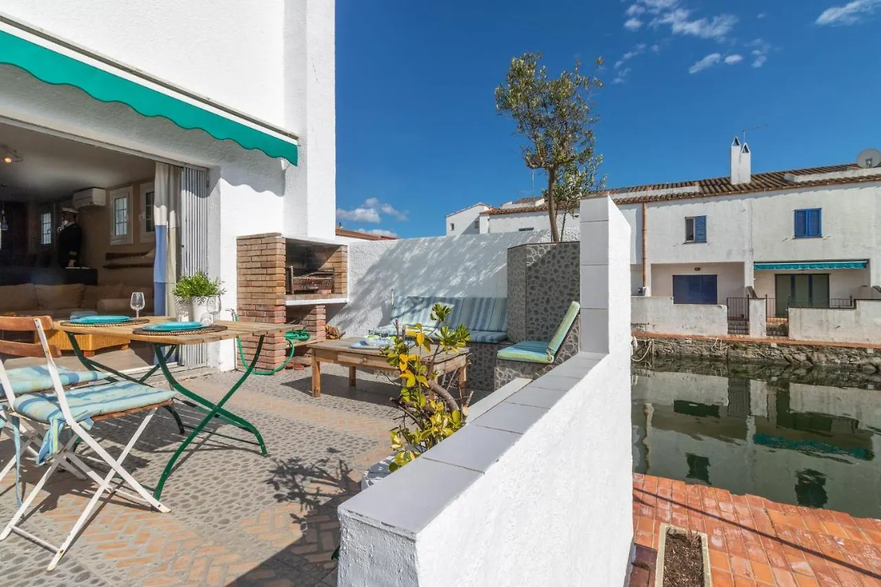 Goldhome - Currican - Casa Con Amarre, Terraza, Barbacoa, Wifi Empuriabrava