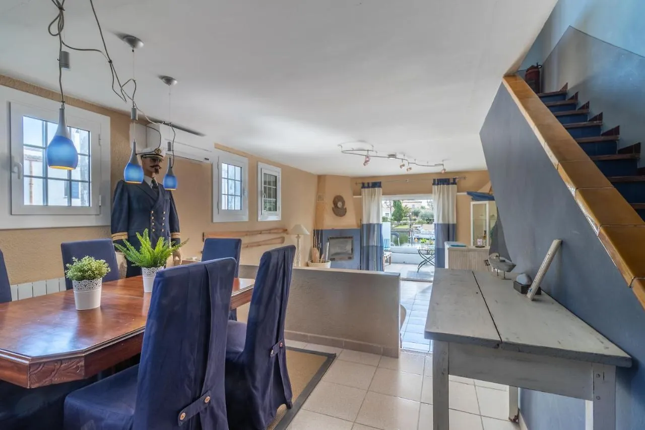 Holiday home Goldhome - Currican - Casa Con Amarre, Terraza, Barbacoa, Wifi Empuriabrava Spain